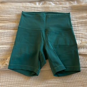 Lululemon Wunder Train Bike Shorts 6"